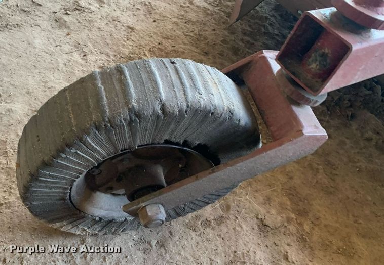 image for item JT9675 Kubota  M9000 MFWD tractor