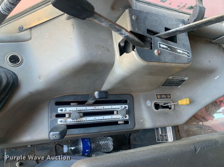 image for item JT9675 Kubota  M9000 MFWD tractor