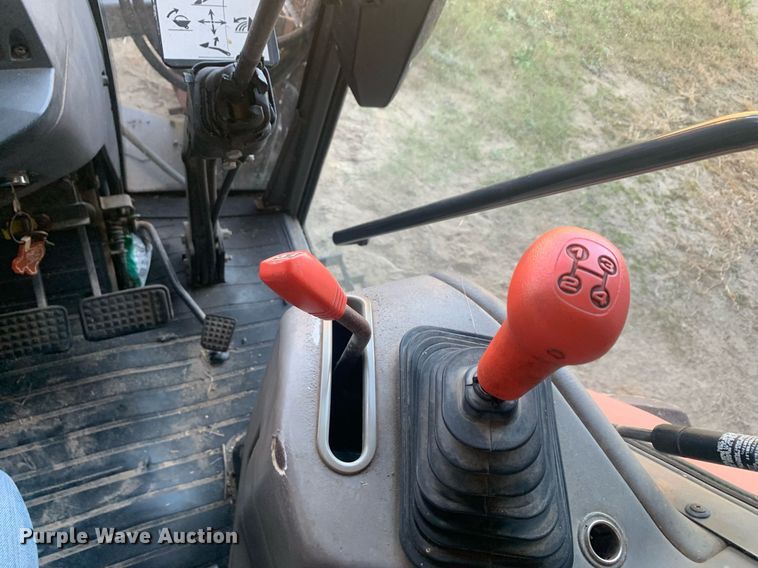 image for item JT9675 Kubota  M9000 MFWD tractor