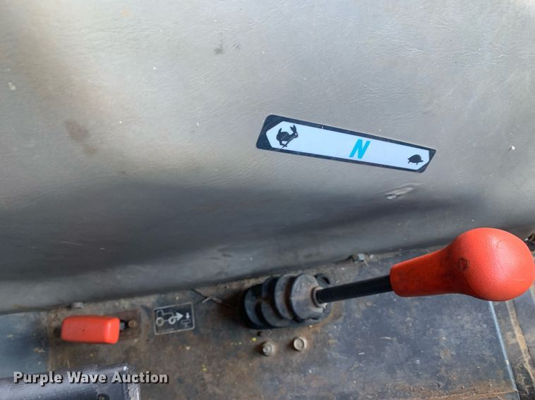 image for item JT9675 Kubota  M9000 MFWD tractor