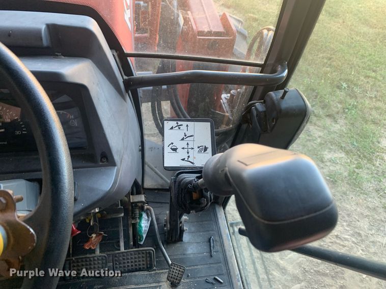 image for item JT9675 Kubota  M9000 MFWD tractor