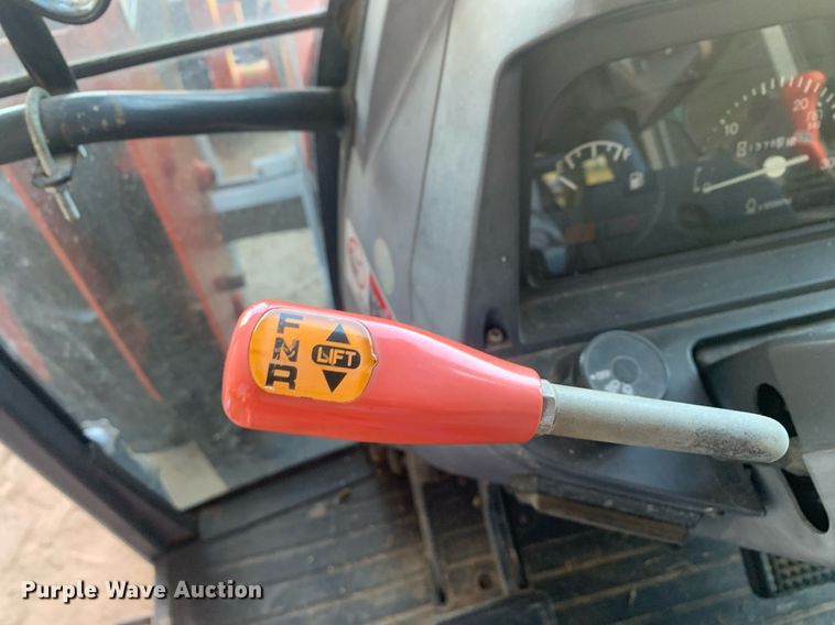 image for item JT9675 Kubota  M9000 MFWD tractor