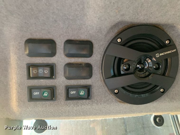 image for item JT9675 Kubota  M9000 MFWD tractor