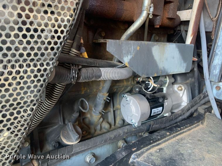 image for item JT9675 Kubota  M9000 MFWD tractor