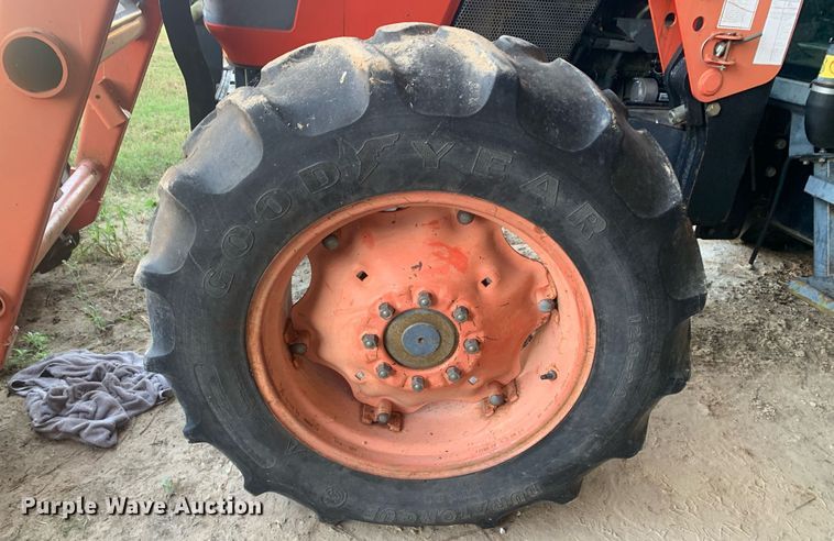 image for item JT9675 Kubota  M9000 MFWD tractor