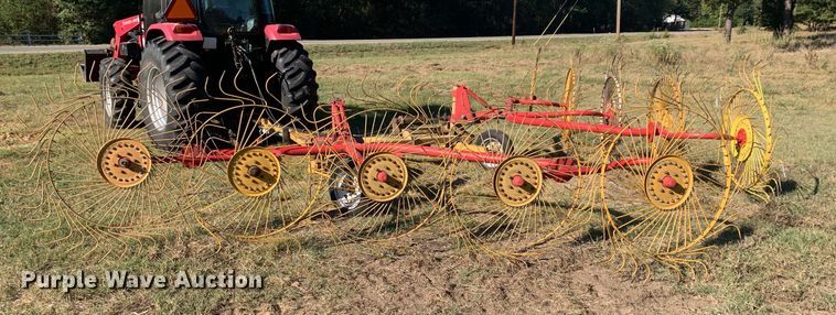 image for item JT9678 1972 hay rake