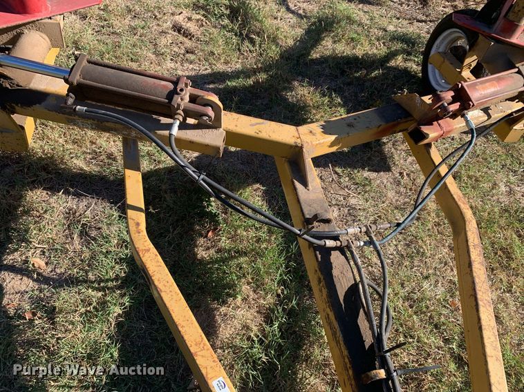 image for item JT9678 1972 hay rake