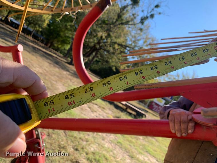 image for item JT9678 1972 hay rake