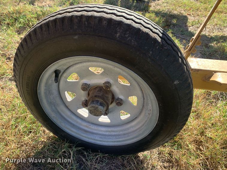 image for item JT9678 1972 hay rake