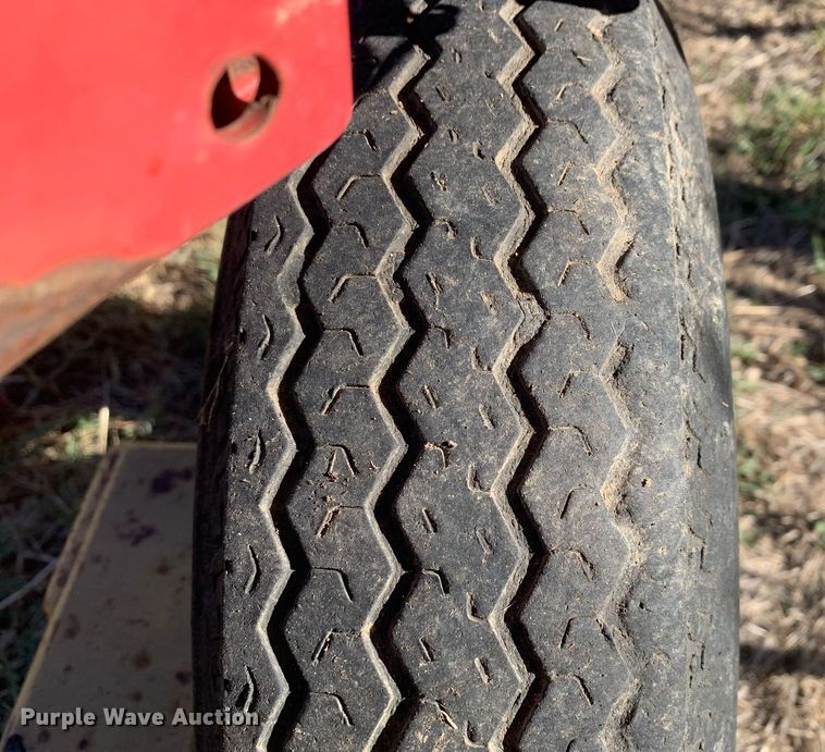 image for item JT9678 1972 hay rake