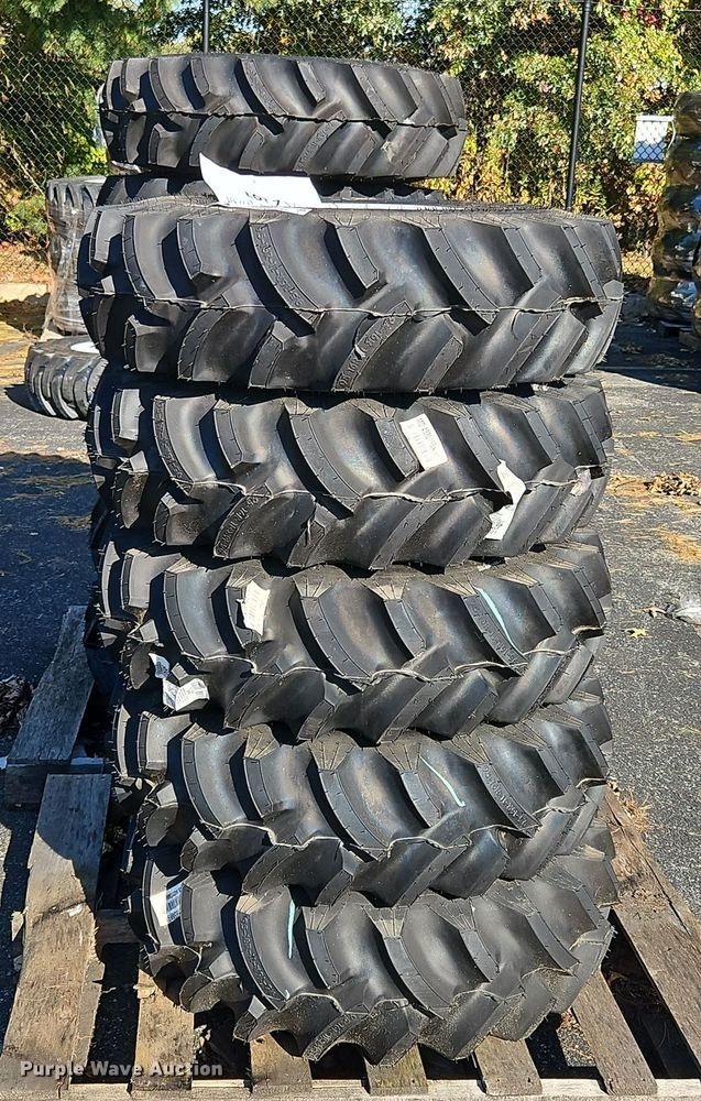 image for item OJ9887 (11) 95-16R-11 tires and wheels