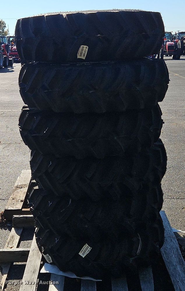 image for item OJ9887 (11) 95-16R-11 tires and wheels