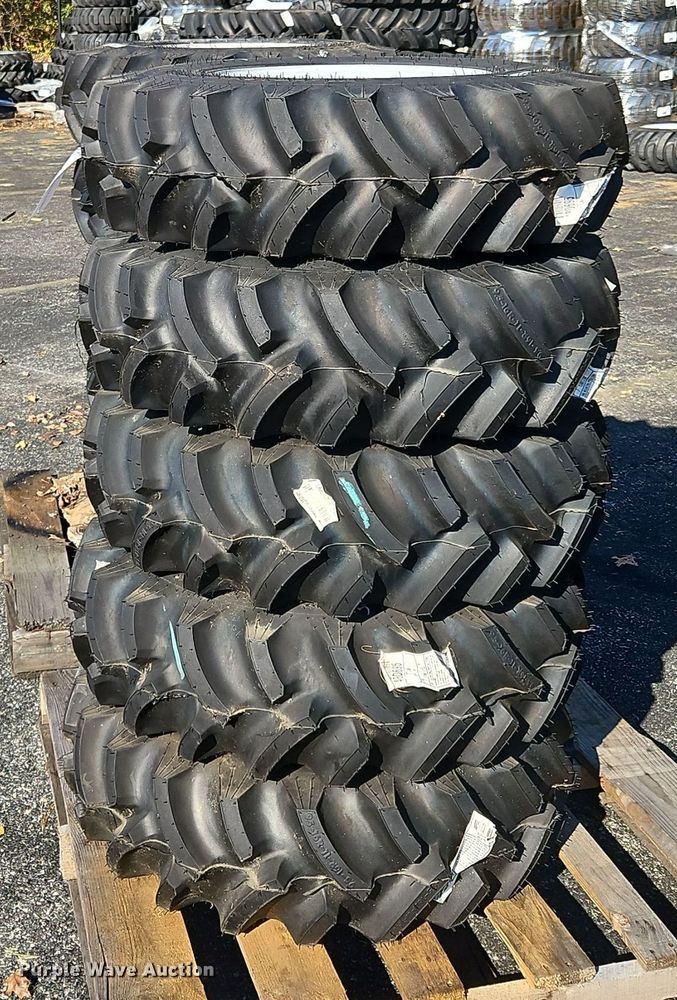 image for item OJ9888 (10) 9.5-16R-11 tires and wheels