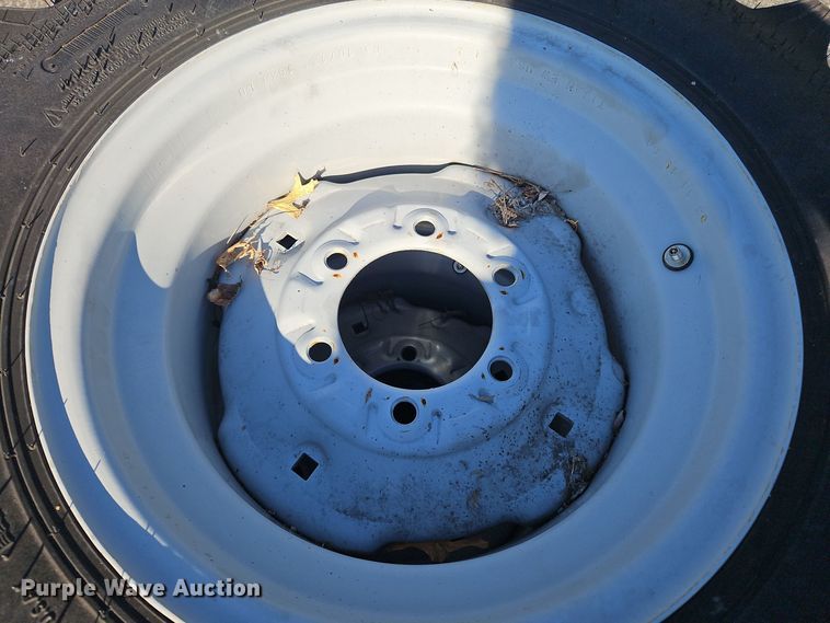 image for item OJ9890 (10) 9.5-16R-11 tires and wheels