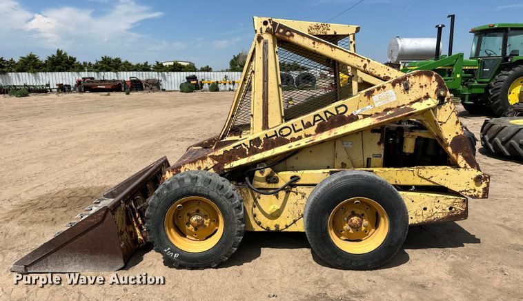 image for item OM9526 1978 New Holland L775 skid steer loader