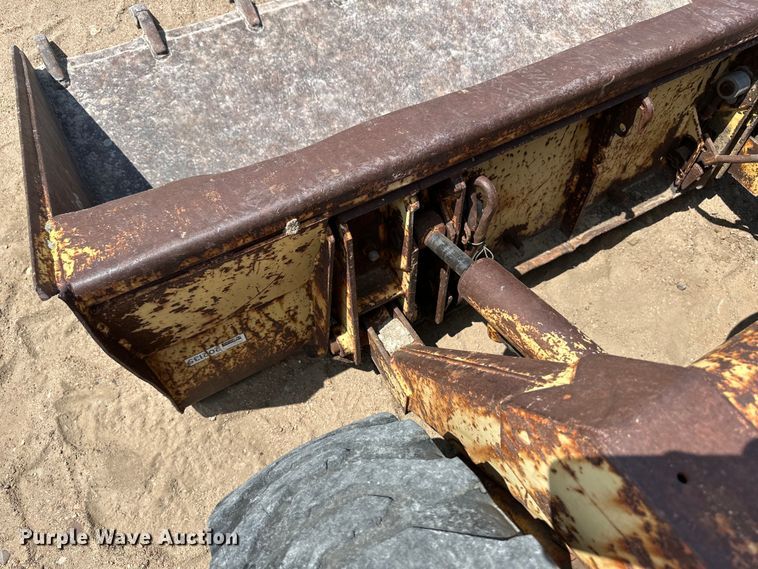 image for item OM9526 1978 New Holland L775 skid steer loader