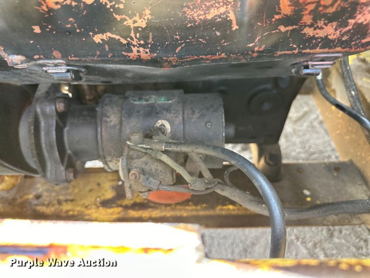 image for item OM9526 1978 New Holland L775 skid steer loader