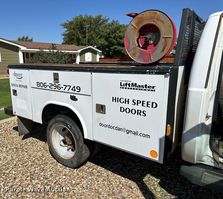 image for item DD3213 2012 Ford F450 Super Duty utility / service truck