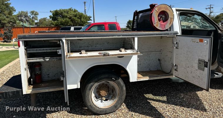 image for item DD3213 2012 Ford F450 Super Duty utility / service truck