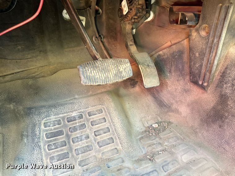 image for item DD3213 2012 Ford F450 Super Duty utility / service truck