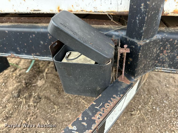 image for item DD3393 2002 PJ utility trailer