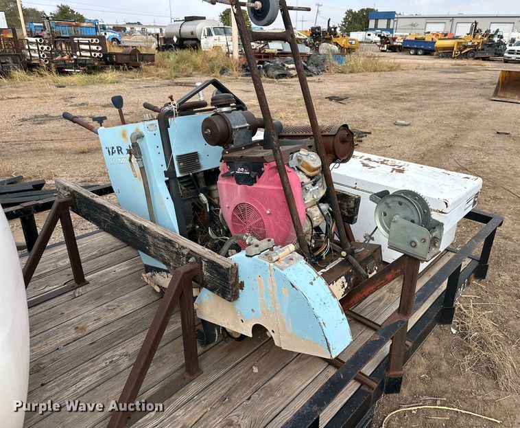 image for item DD3393 2002 PJ utility trailer