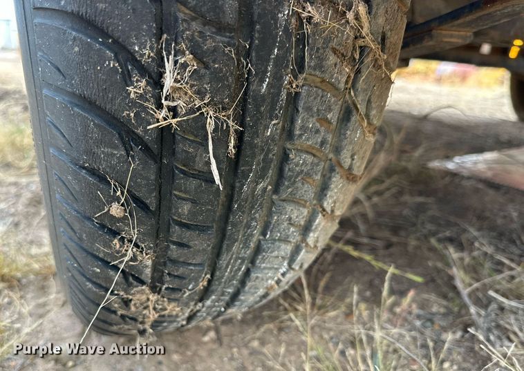 image for item DD3393 2002 PJ utility trailer