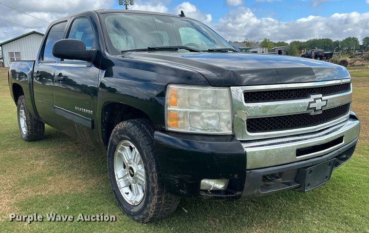 image for item DO7518 2011 Chevrolet  Silverado 1500 Crew Cab pickup truck