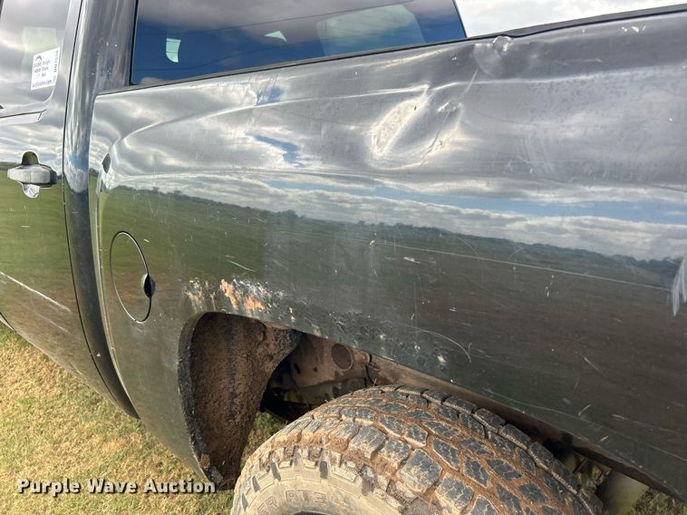 image for item DO7518 2011 Chevrolet  Silverado 1500 Crew Cab pickup truck