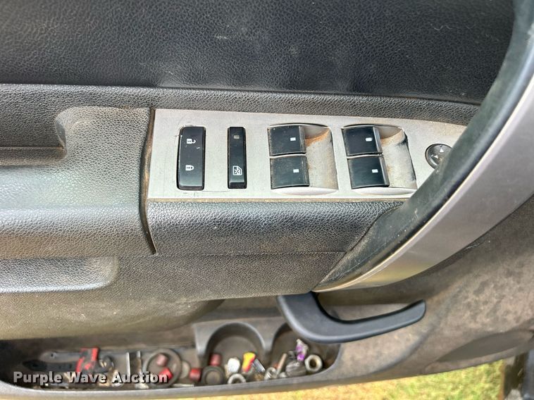 image for item DO7518 2011 Chevrolet  Silverado 1500 Crew Cab pickup truck