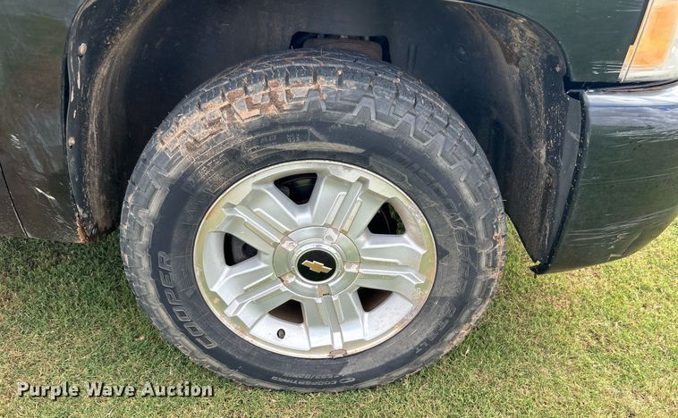 image for item DO7518 2011 Chevrolet  Silverado 1500 Crew Cab pickup truck