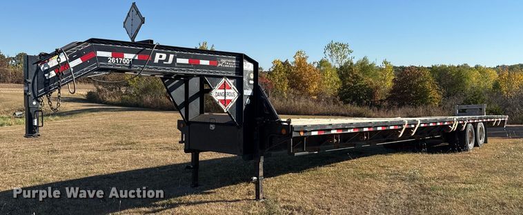 image for item DO7586 2017 PJ Trailers FD402 flatbed trailer
