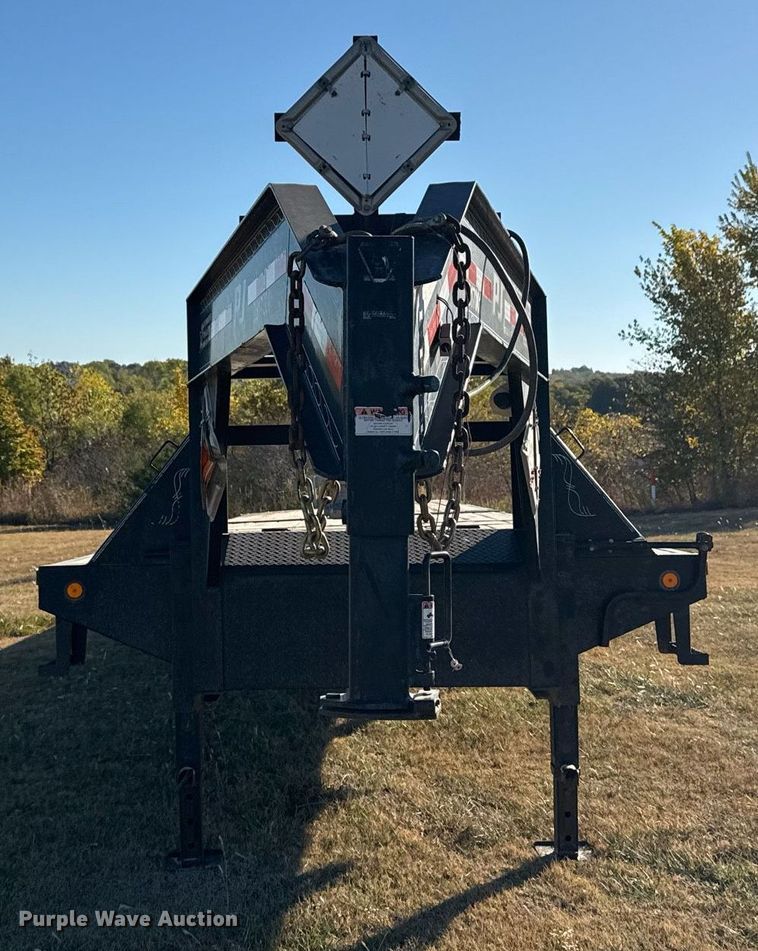 image for item DO7586 2017 PJ Trailers FD402 flatbed trailer