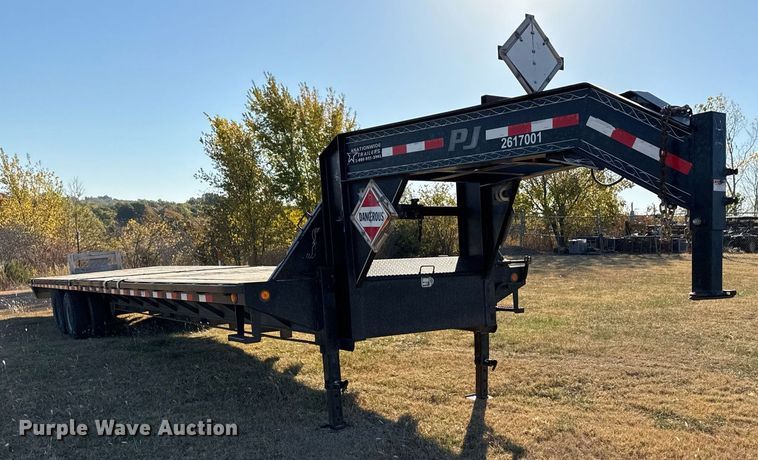 image for item DO7586 2017 PJ Trailers FD402 flatbed trailer