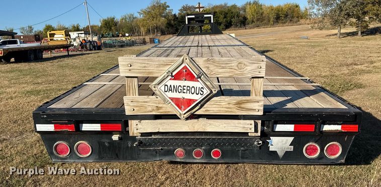 image for item DO7586 2017 PJ Trailers FD402 flatbed trailer