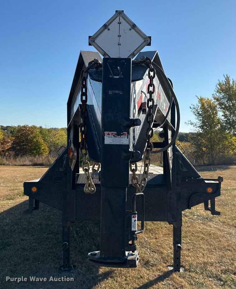 image for item DO7586 2017 PJ Trailers FD402 flatbed trailer