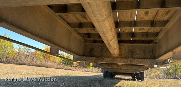 image for item DO7586 2017 PJ Trailers FD402 flatbed trailer