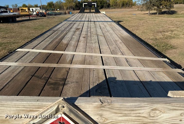 image for item DO7586 2017 PJ Trailers FD402 flatbed trailer