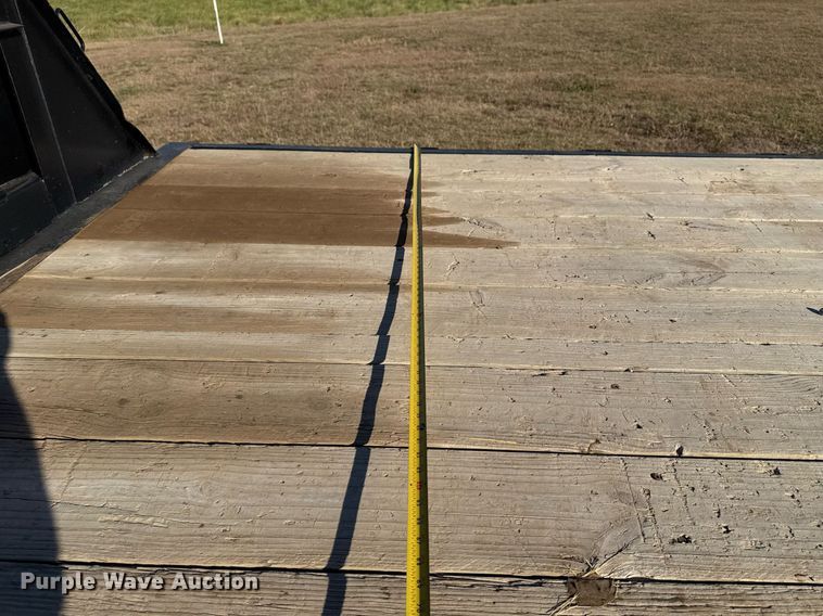 image for item DO7586 2017 PJ Trailers FD402 flatbed trailer