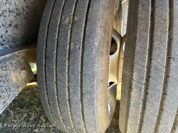 image for item DO7586 2017 PJ Trailers FD402 flatbed trailer