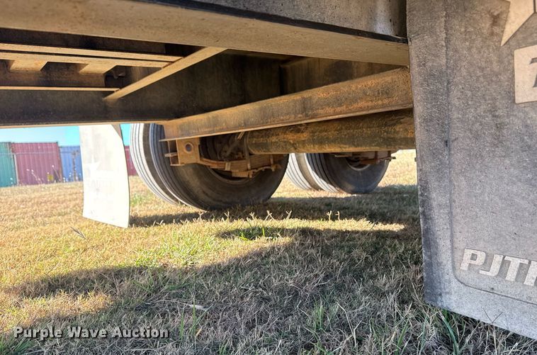 image for item DO7586 2017 PJ Trailers FD402 flatbed trailer