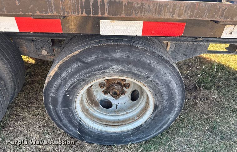 image for item DO7586 2017 PJ Trailers FD402 flatbed trailer