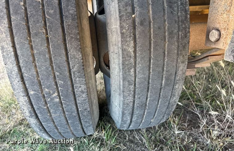 image for item DO7586 2017 PJ Trailers FD402 flatbed trailer