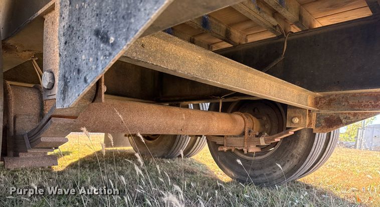 image for item DO7586 2017 PJ Trailers FD402 flatbed trailer