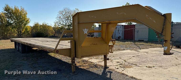 image for item DO7587 2005 Lonestar flatbed trailer