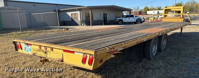 image for item DO7587 2005 Lonestar flatbed trailer