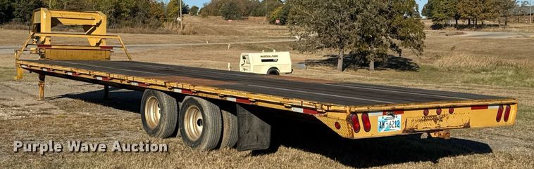 image for item DO7587 2005 Lonestar flatbed trailer
