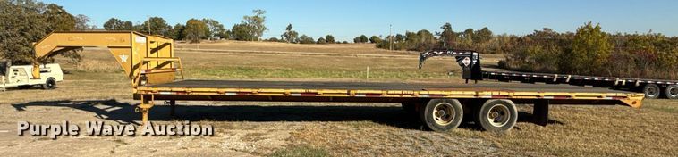 image for item DO7587 2005 Lonestar flatbed trailer