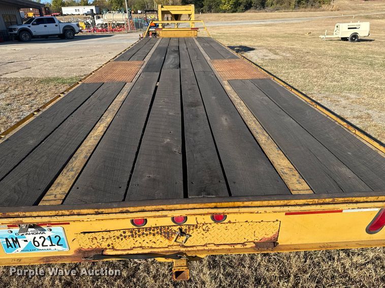 image for item DO7587 2005 Lonestar flatbed trailer
