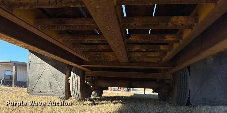 image for item DO7587 2005 Lonestar flatbed trailer